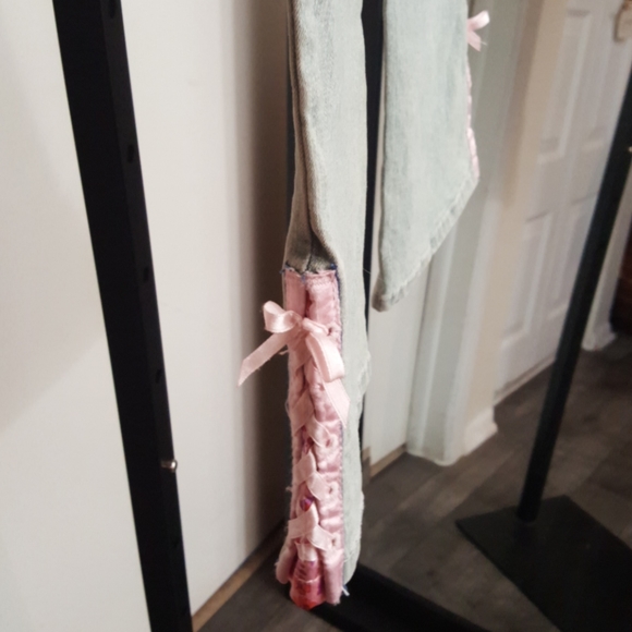 NWT SIZE 4 LEVIS PINK AND WHITE GIRLS JEANS - Picture 4 of 8